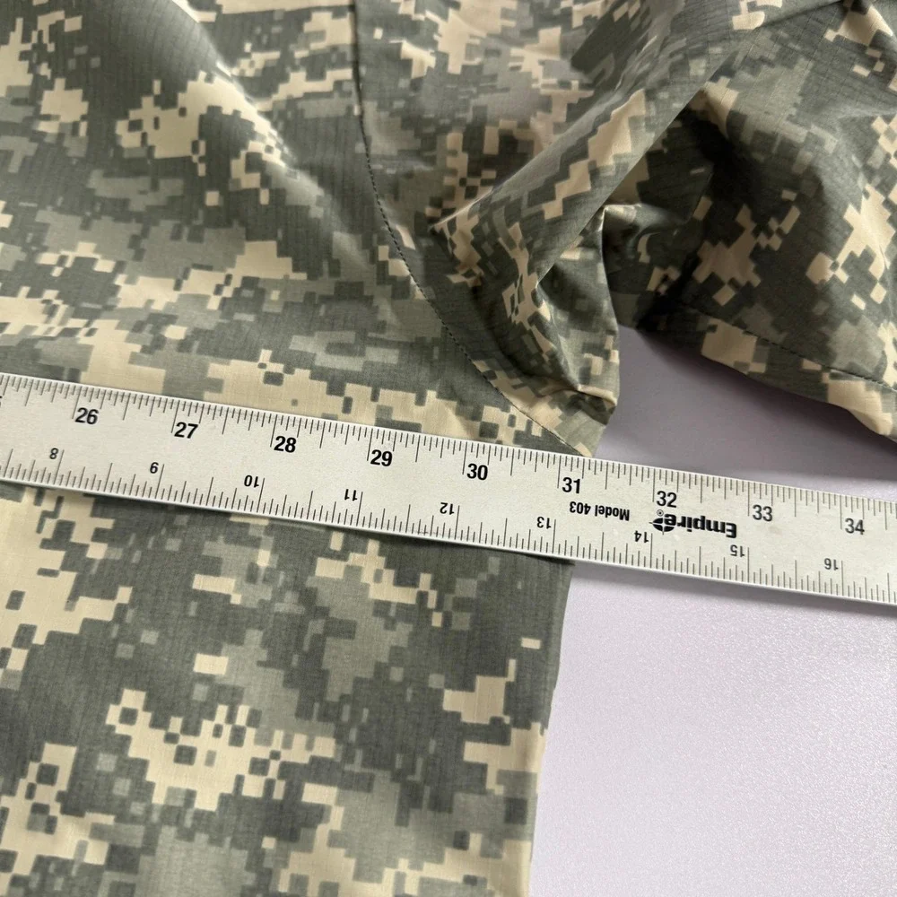 Extreme Cold Wet Weather Jacket Gen III Layer 6 UCP Camouflage Medium Regular